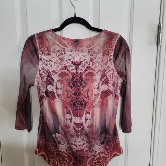 One World Top - Picture 4 of 5